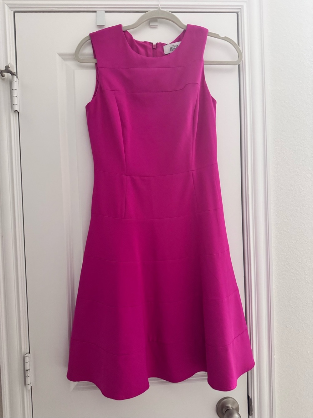 Badgley Mischka Sleeveless Fuchsia Midi Dress